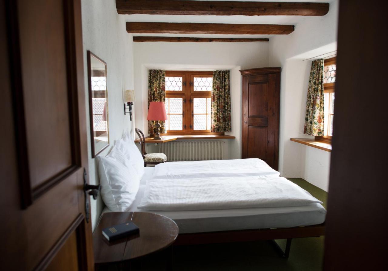 Flyhof Hotell Weesen Rom bilde